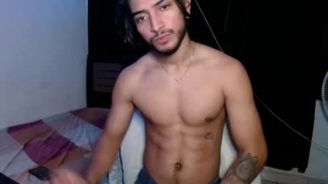 Snapshot of maxximus_10 chatting on December 31, 6:27 am maxximus_10 online show from December 31, 6:27 am