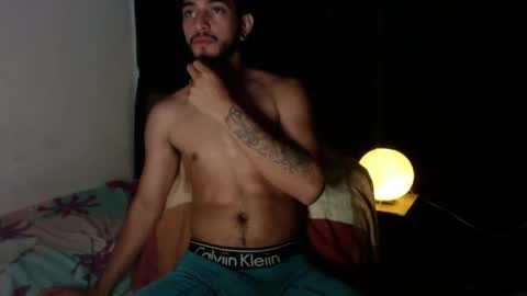 Snapshot of maxximus_10 chatting on January 5, 7:28 am maxximus_10 online show from January 5, 7:28 am