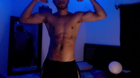 Snapshot of maxximus_10 chatting on January 19, 7:25 am maxximus_10 online show from January 19, 7:25 am