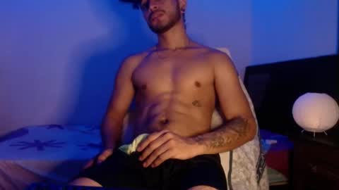 Snapshot of maxximus_10 chatting on January 22, 6:20 am maxximus_10 online show from January 22, 6:20 am