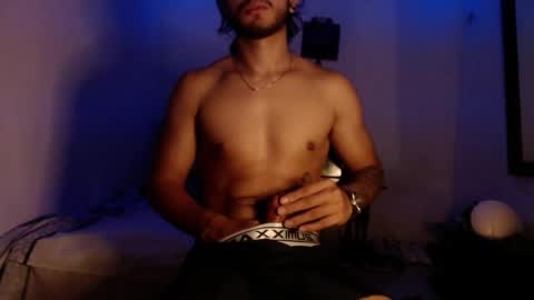 Snapshot of maxximus_10 chatting on January 25, 6:12 am maxximus_10 online show from January 25, 6:12 am