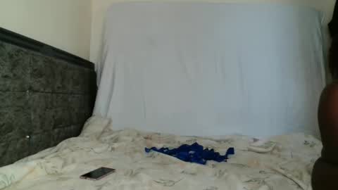 Snapshot of maxxinepetite chatting on March 15, 7:03 am maxxinepetite online show from March 15, 7:03 am