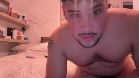 Snapshot of maxxxmagnum chatting on June 16, 1:52 am MaxxxMagnum online show from June 16, 1:52 am