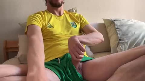 MaxXxurbate online show from May 6, 9:47 am