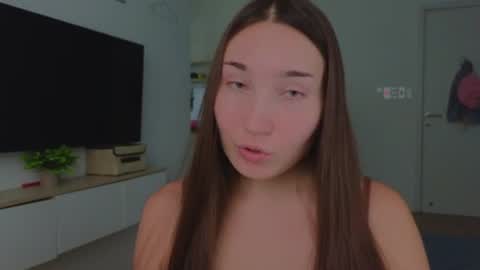 Dani and May online show from July 1, 9:33 am