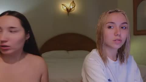 Dani and May online show from July 4, 9:48 am