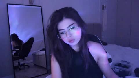 Mia online show from January 8, 4:15 am