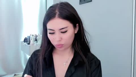 Snapshot of may_mia chatting on July 19, 1:53 am Mia online show from July 19, 1:53 am