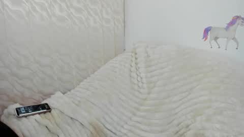 Maya online show from December 3, 2:59 pm