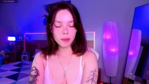 MAYA online show from July 3, 2:40 am