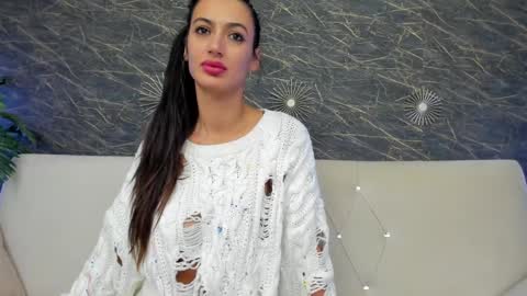 Snapshot of maya_lisa chatting on November 24, 8:30 pm Karah online show from November 24, 8:30 pm