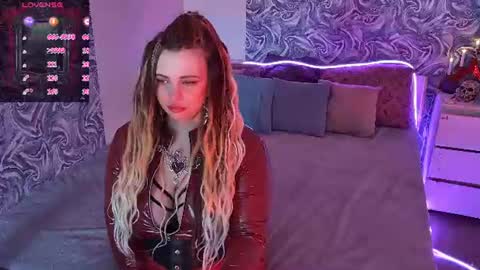 Snapshot of maya_mils chatting on June 24, 1:15 am Maya Mils online show from June 24, 1:15 am