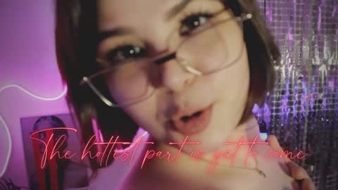 Woman online show from December 4, 6:17 pm