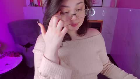 Woman online show from March 12, 5:07 pm