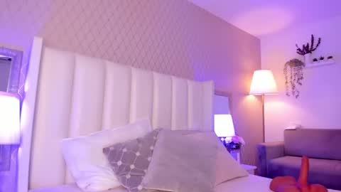 Snapshot of mayacardenas chatting on January 31, 4:25 am Maya online show from January 31, 4:25 am