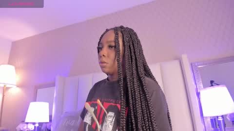 Snapshot of mayacardenas chatting on February 21, 4:07 am Maya online show from February 21, 4:07 am