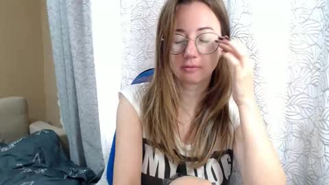 Snapshot of mayacateyes chatting on September 20, 5:08 am Maya online show from September 20, 5:08 am