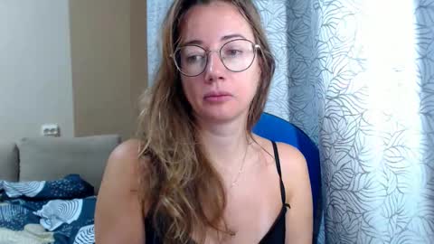 Snapshot of mayacateyes chatting on November 9, 5:17 am Maya online show from November 9, 5:17 am