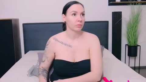 MayaCruise online show from February 20, 10:16 am