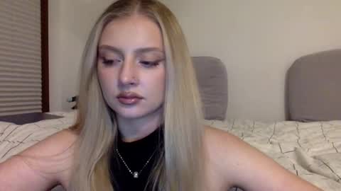 Snapshot of mayaflirt chatting on February 5, 5:28 pm mayaflirt online show from February 5, 5:28 pm