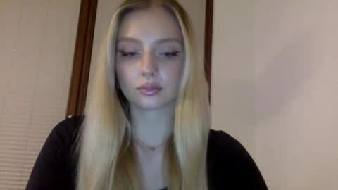 mayaflirt online show from March 3, 9:31 pm