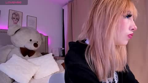 Mayajhons online show from December 19, 11:17 am