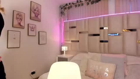 Mayajhons online show from March 13, 10:55 am