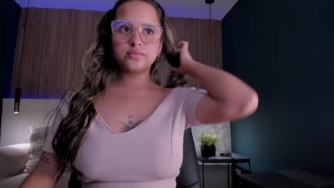 mayalee_ online show from May 15, 1:07 pm