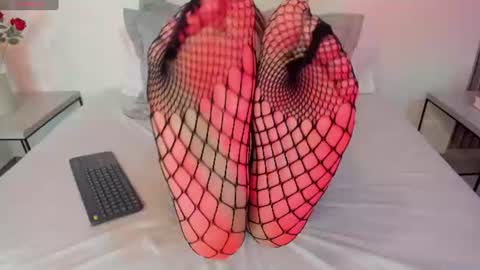 mayalee_ online show from June 22, 10:51 pm