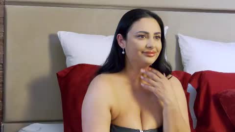 Maya online show from February 12, 10:05 pm