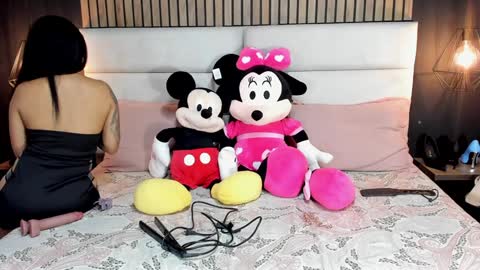 Snapshot of mayarusell01 chatting on January 29, 2:32 pm Nicolle Ruselle Hello my lovely schedule for great fun from 630 am and end 800 pm Colombian time I wait for you online show from January 29, 2:32 pm