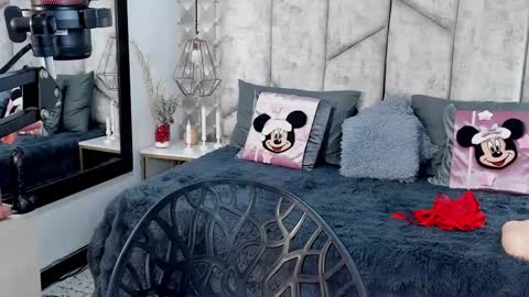 Nicolle Ruselle   Hello my lovely  schedule for great fun from  630 am and end 800 pm Colombian time I wait for you online show from November 17, 3:40 pm