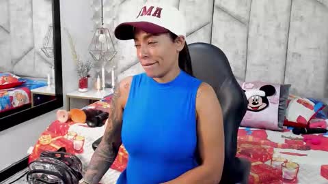 Nicolle Ruselle   Hello my lovely  schedule for great fun from  630 am and end 800 pm Colombian time I wait for you online show from December 15, 11:25 am