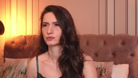 Snapshot of mayavixxen chatting on January 27, 2:42 am MayaVixxen online show from January 27, 2:42 am