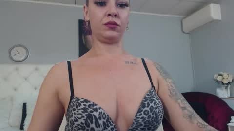Maya online show from October 13, 4:29 pm