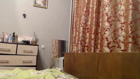 maybe_doll online show from November 9, 2:15 pm