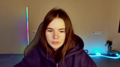 Snapshot of maybloom_ chatting on February 3, 6:22 am maybloom_ online show from February 3, 6:22 am