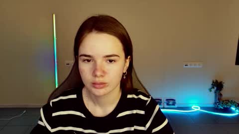 Snapshot of maybloom_ chatting on February 3, 6:40 am maybloom_ online show from February 3, 6:40 am