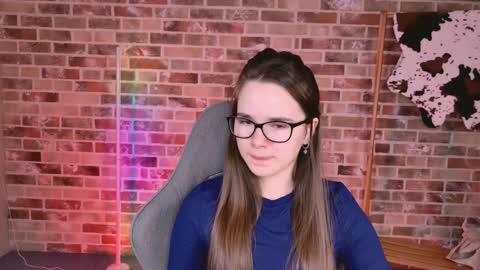 maybloom_ online show from March 6, 10:23 am