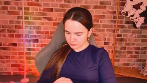 maybloom_ online show from March 7, 6:21 am