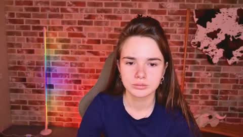 maybloom_ online show from March 16, 6:06 am