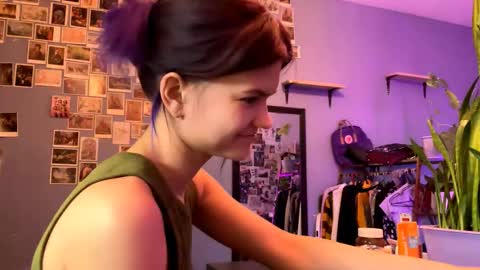 Snapshot of mayecorlee chatting on March 2, 2:57 pm Rose online show from March 2, 2:57 pm