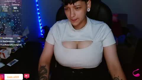 Snapshot of maylyy_kan chatting on July 19, 1:09 am Mayle kan online show from July 19, 1:09 am