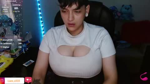 Snapshot of maylyy_kan chatting on July 19, 9:51 pm Mayle kan online show from July 19, 9:51 pm