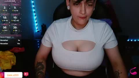 Snapshot of maylyy_kan chatting on July 30, 1:26 am Mayle kan online show from July 30, 1:26 am