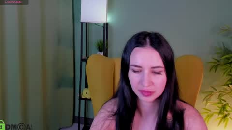 Snapshot of maymalina chatting on April 2, 3:37 am May online show from April 2, 3:37 am