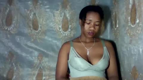 Snapshot of mayrah5 chatting on March 14, 6:08 am mayrah online show from March 14, 6:08 am