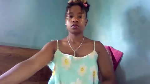 Snapshot of mayrah5 chatting on March 15, 6:30 am mayrah online show from March 15, 6:30 am