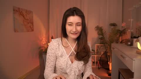 Snapshot of mayshawty chatting on April 6, 6:25 am May online show from April 6, 6:25 am