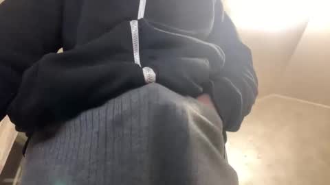 Snapshot of mazza9623 chatting on December 10, 12:17 am mazza9623 online show from December 10, 12:17 am